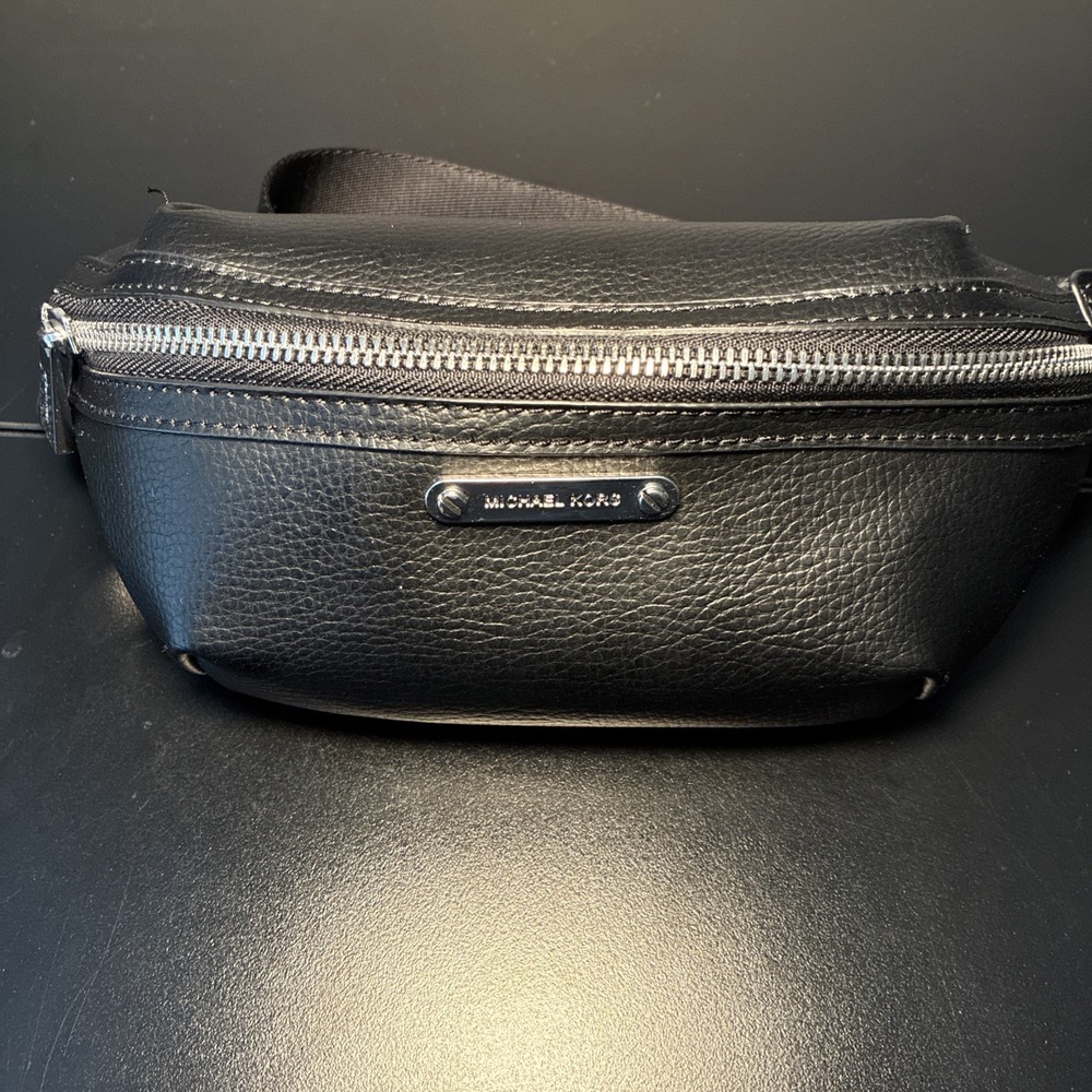 Michael Kors Black Pebbled Faux Leather Fanny Pack Sling Belt Bag Silver HW